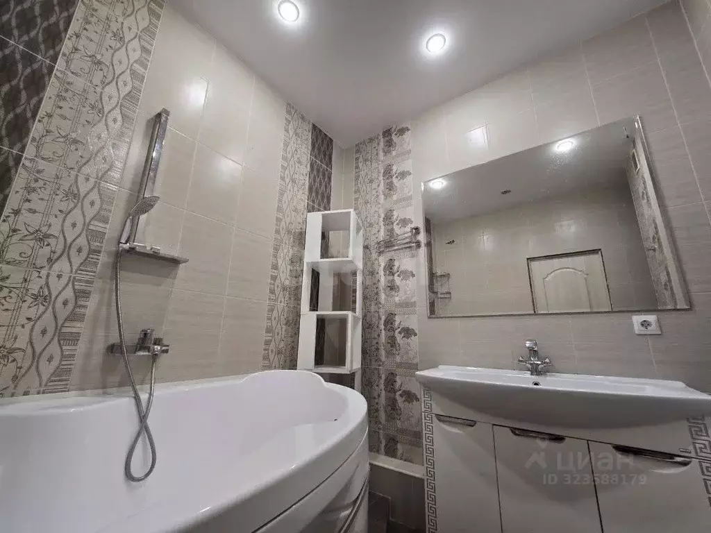 3-к кв. Тверская область, Тверь Планерная ул., 4 (87.0 м) - Фото 1