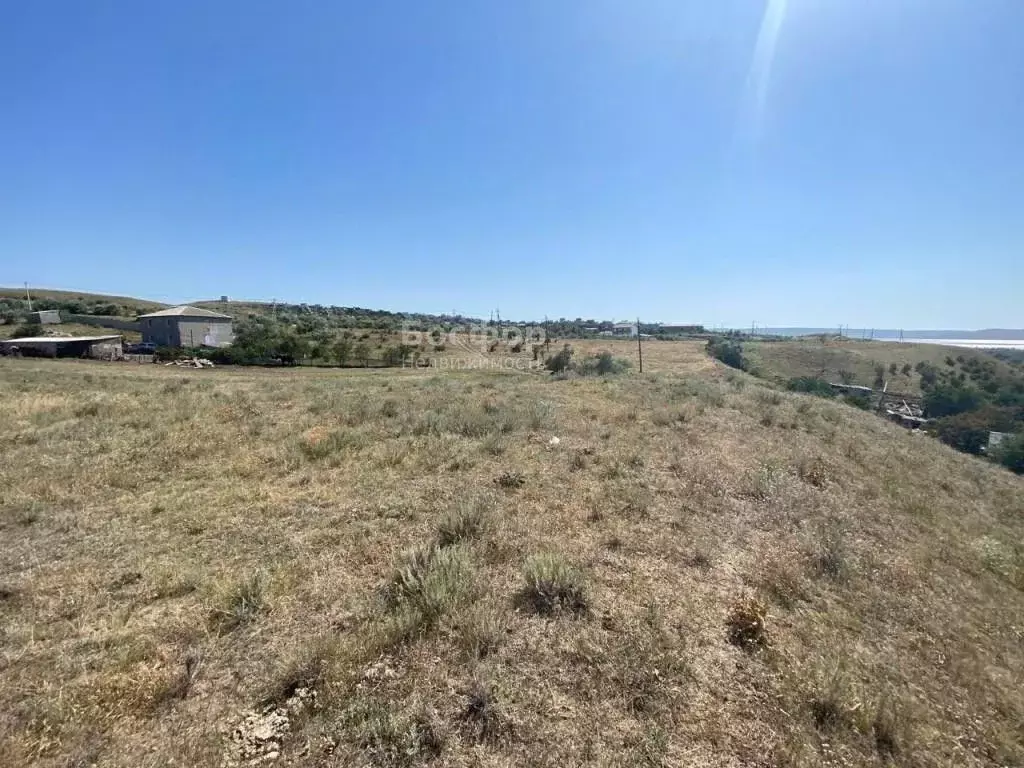 Участок в Крым, Ленинский район, Войковское с/пос, с. Курортное ул. ... - Фото 1