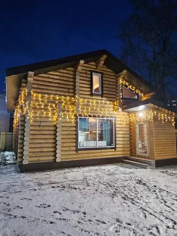 Дом в Ханты-Мансийский АО, Сургутский район, Белый Яр пгт  (200 м) - Фото 1