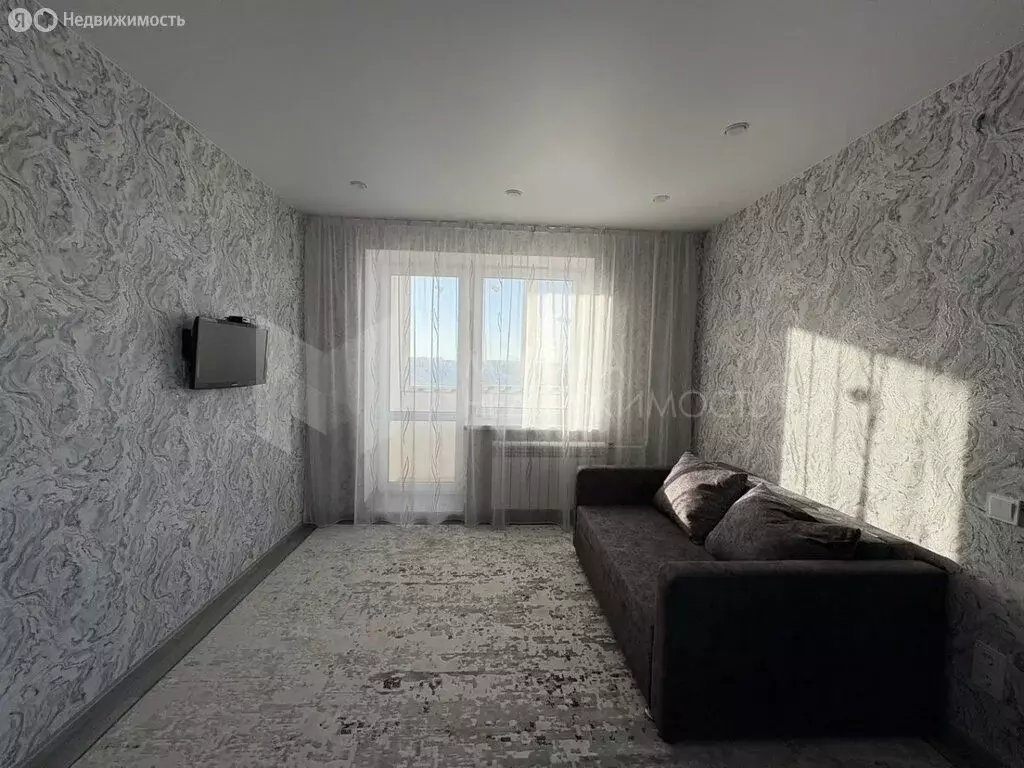 Квартира-студия: Тюмень, улица Тимофея Чаркова, 28 (20.7 м) - Фото 1