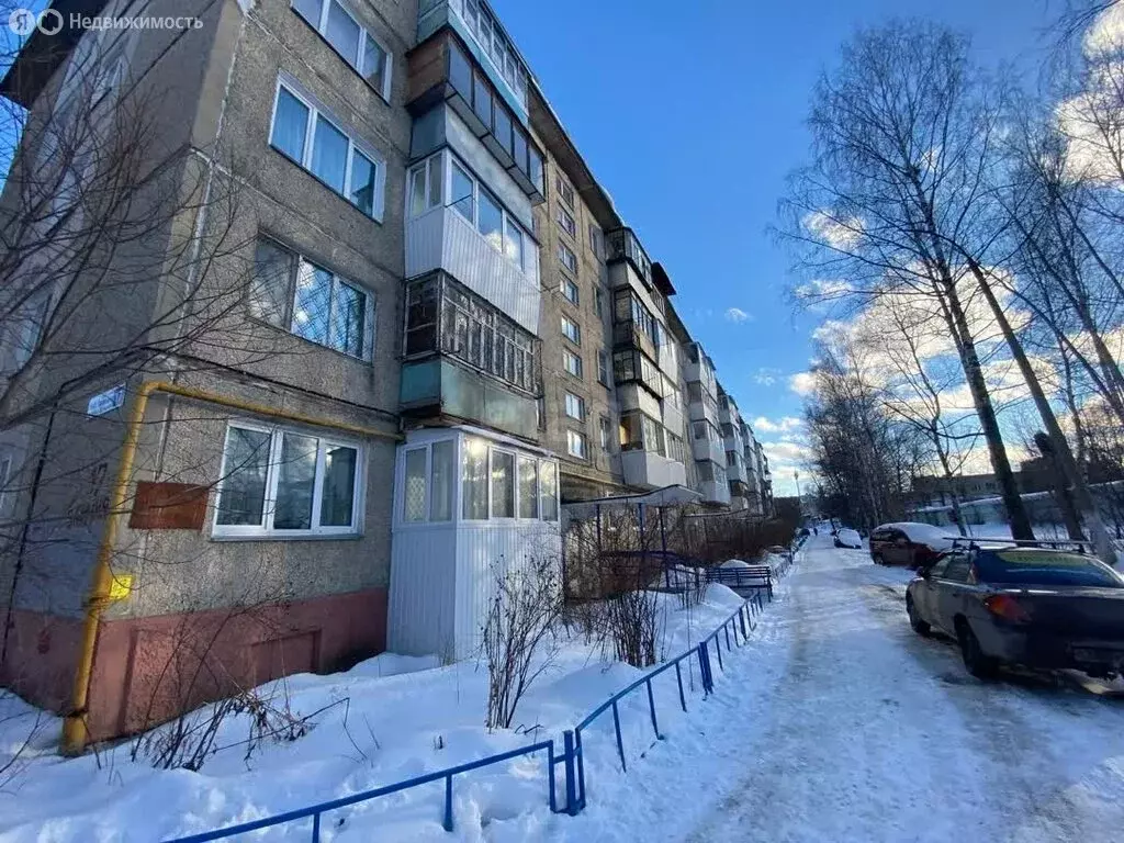 3-комнатная квартира: Златоуст, проспект имени Ю.А. Гагарина, 8-я ... - Фото 2