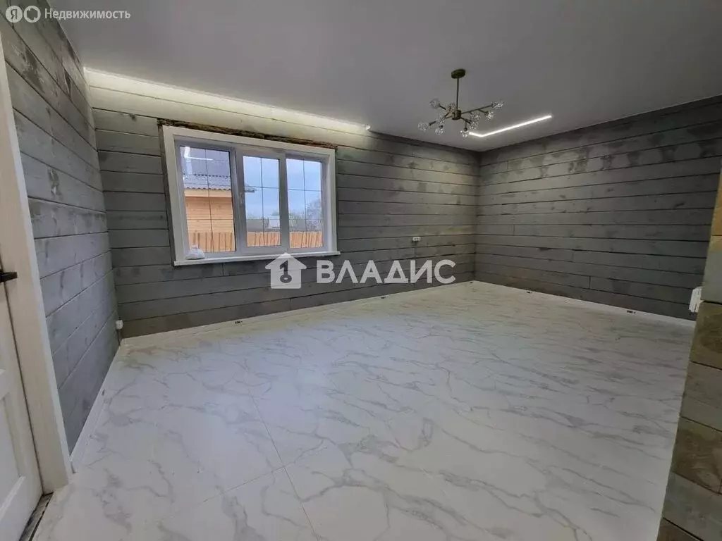 Дом в село Сотниково, Трактовая улица, 43 (180 м) - Фото 1