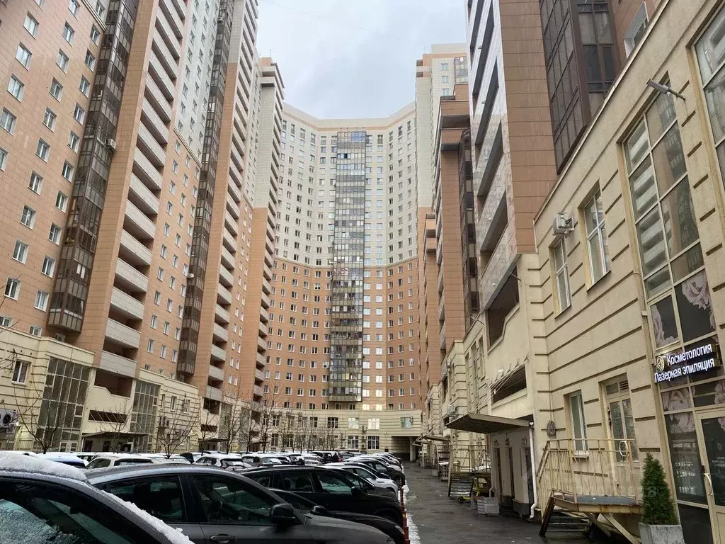 2-к кв. Санкт-Петербург ул. Есенина, 1к1 (73.0 м) - Фото 1