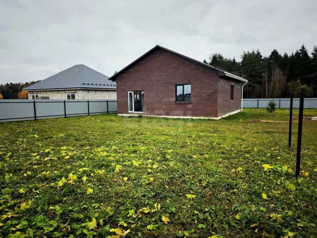 Дом в Калужская область, Малоярославецкий муниципальный округ, Маклино ... - Фото 1