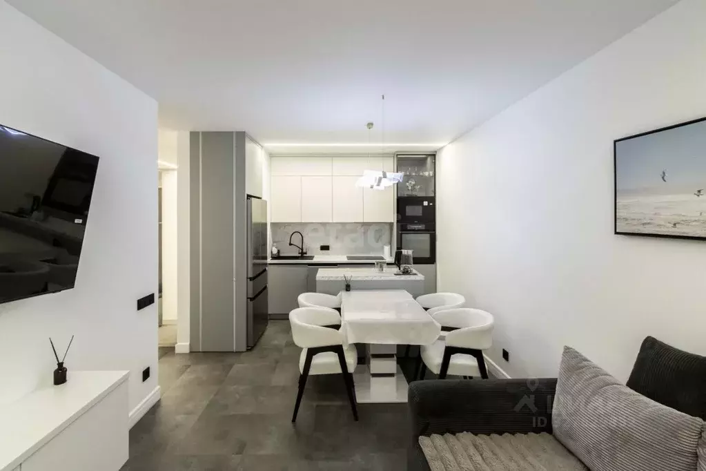 2-к кв. Тюменская область, Тюмень ул. 50 лет Октября, 57Бк2 (70.0 м) - Фото 2