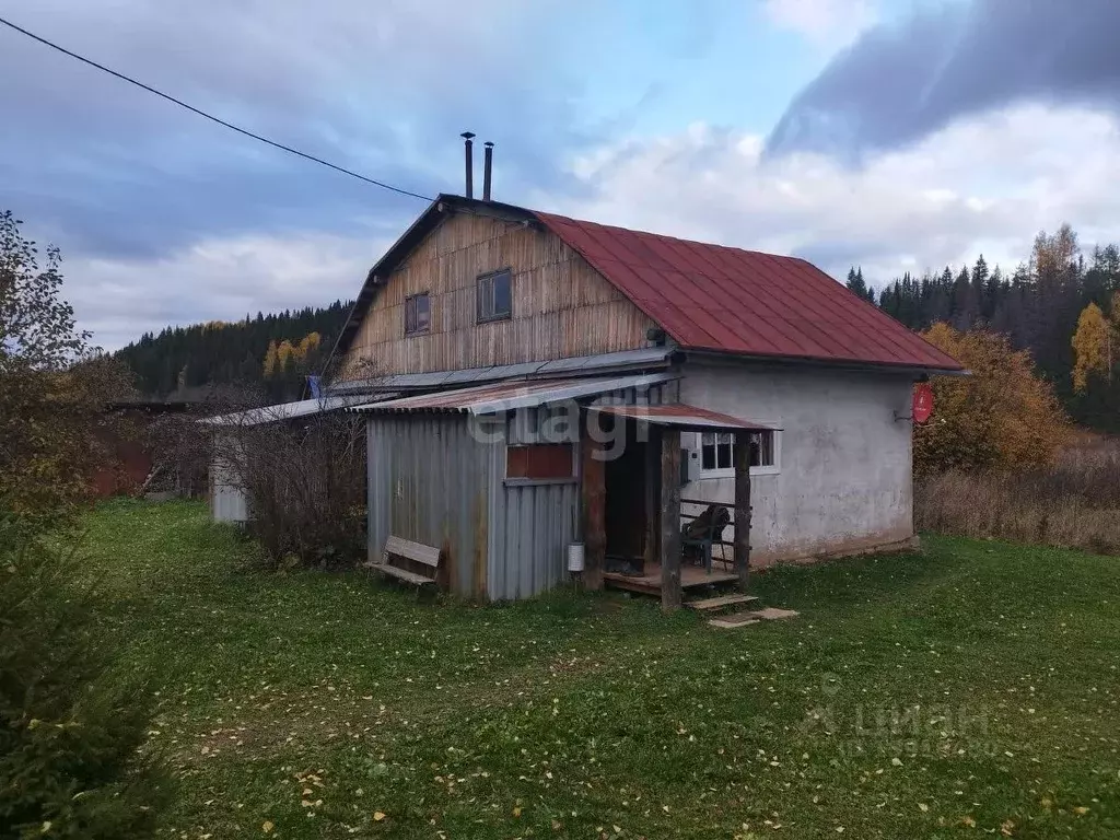 Дом в Пермский край, Карагайский муниципальный округ, д. Опалена  (90 ... - Фото 1