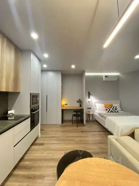 Студия Тюменская область, Тюмень ул. Мельникайте, 150 (40.0 м) - Фото 1