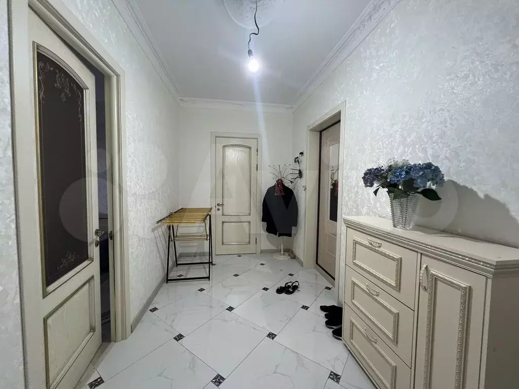 2-к. квартира, 70 м, 9/10 эт. - Фото 1