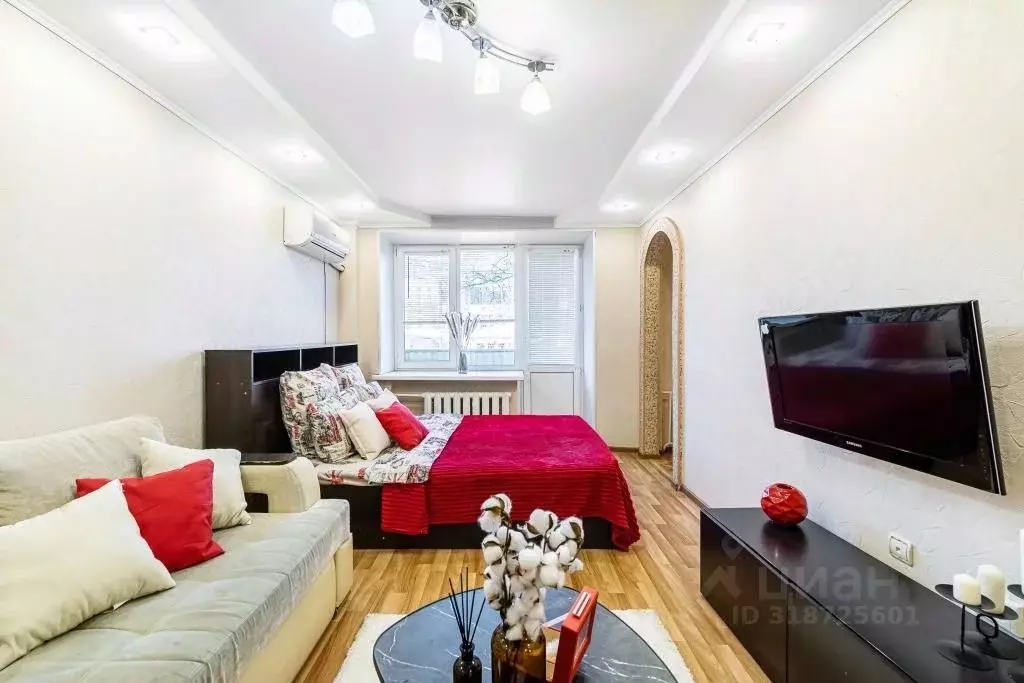 1-к кв. Татарстан, Казань ул. Лейтенанта Шмидта, 48 (36.0 м) - Фото 0