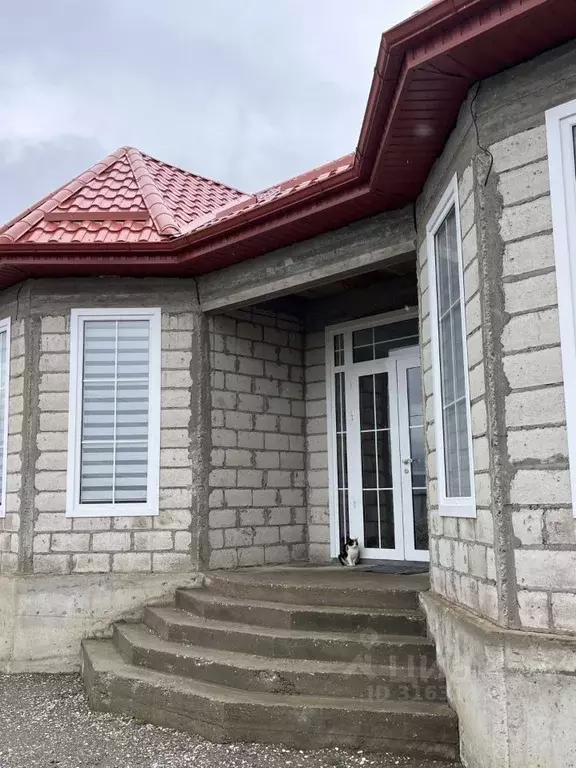 Дом в Чеченская республика, Грозный ул. Белокаменная, 78 (150 м) - Фото 1
