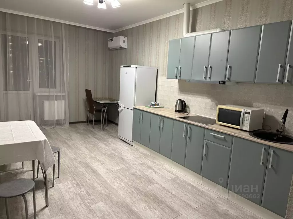 2-к кв. Краснодарский край, Краснодар ул. Командорская, 1к2 (65.0 м) - Фото 0