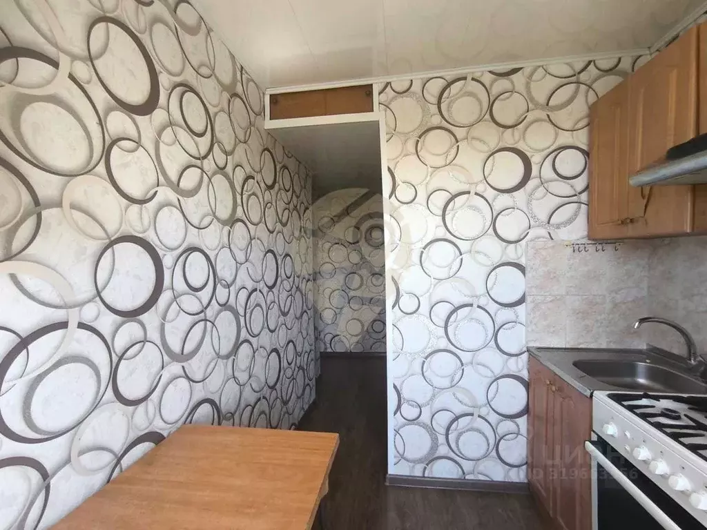 2-к кв. Белгородская область, Старый Оскол Молодогвардеец мкр, 6 ... - Фото 0