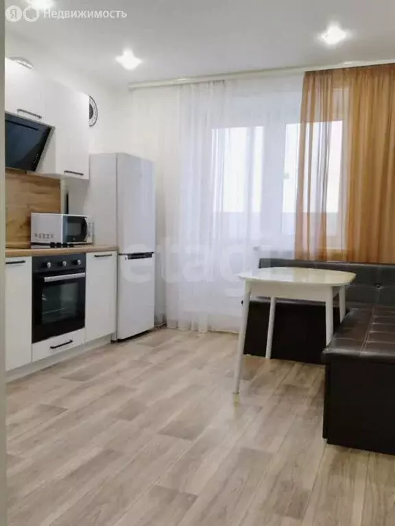2-комнатная квартира: Вологда, улица Лётчика Каберова, 1А (56 м) - Фото 1