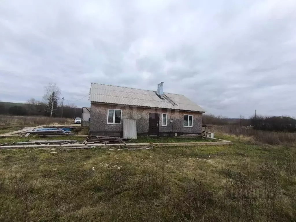 Дом в Орловская область, Ливенский район, Сергиевское с/пос, с. ... - Фото 2