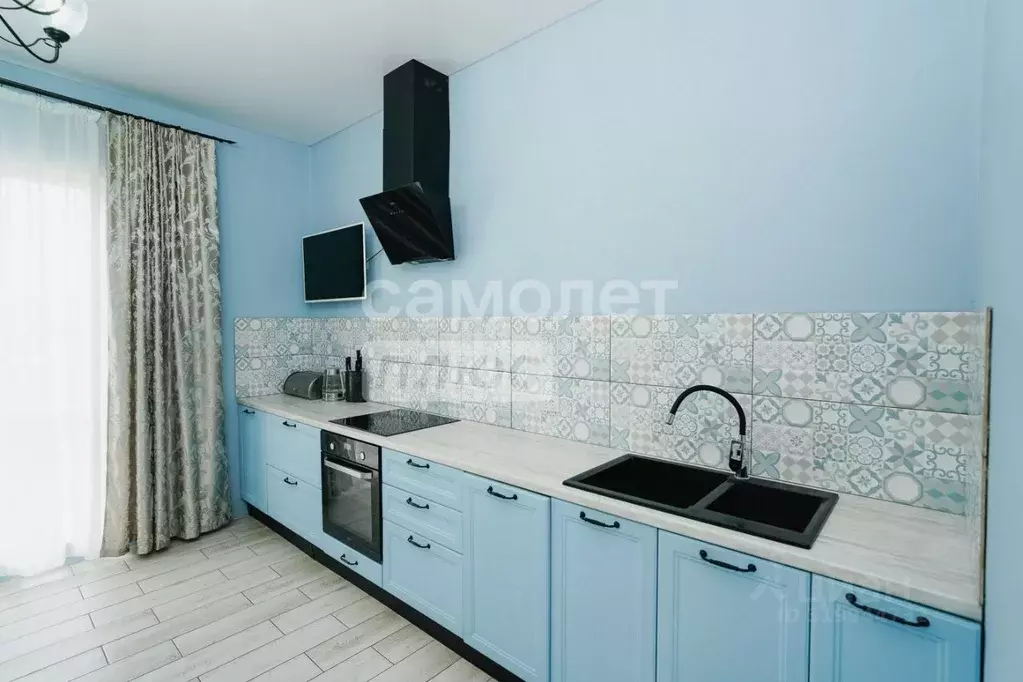 Коттедж в Омская область, Омск ул. Медовая, 17 (248 м) - Фото 2