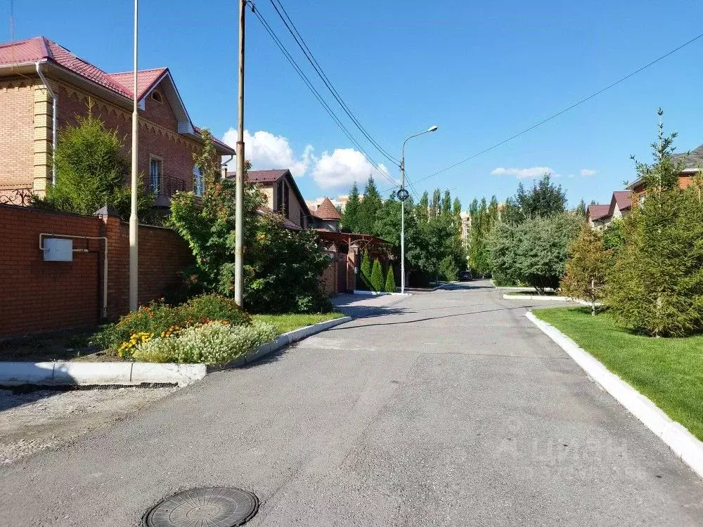 Дом в Омская область, Омск ул. В.Е. Урядова, 14 (225 м) - Фото 1