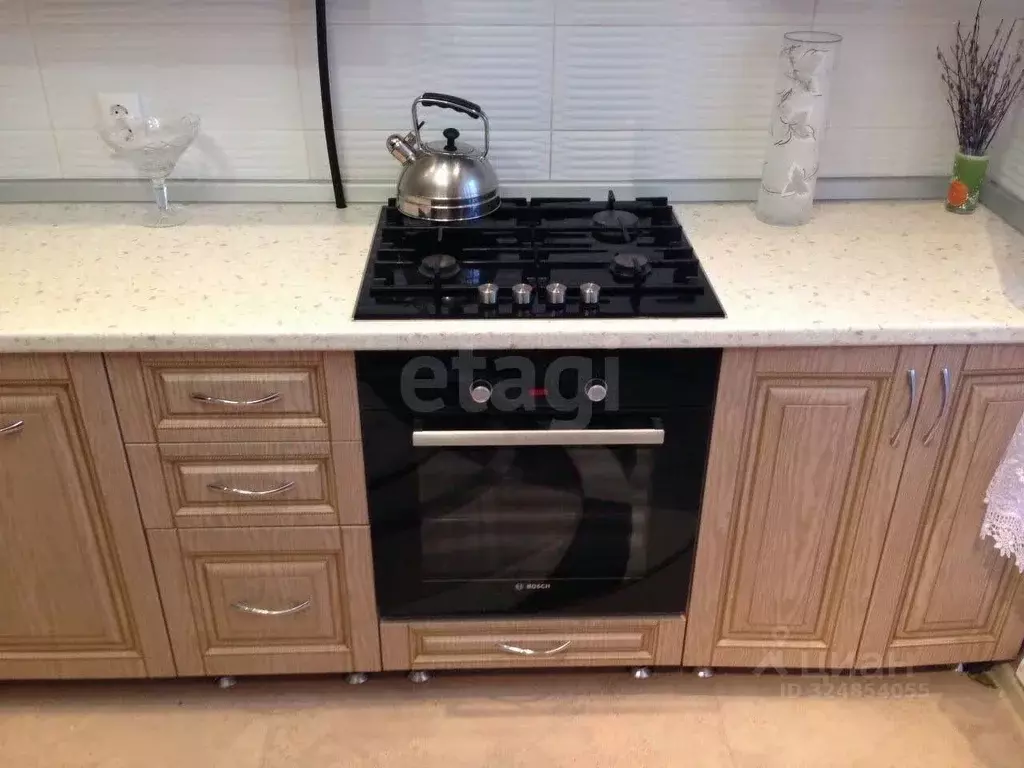 2-к кв. Ямало-Ненецкий АО, Новый Уренгой Юбилейный мкр, 1/3 (62.4 м) - Фото 2