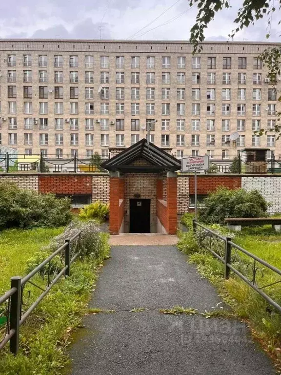 Гараж в Санкт-Петербург ул. Нахимова, 7к1 (13 м) - Фото 2