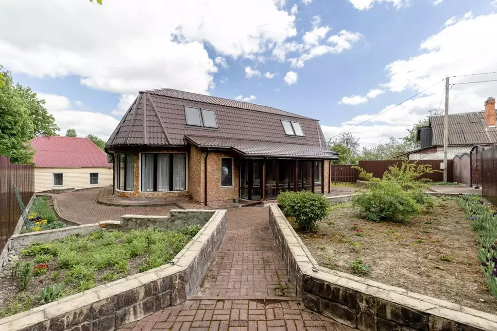 Дом в Брянская область, Брянск Спартаковский пер., 9 (168 м) - Фото 1