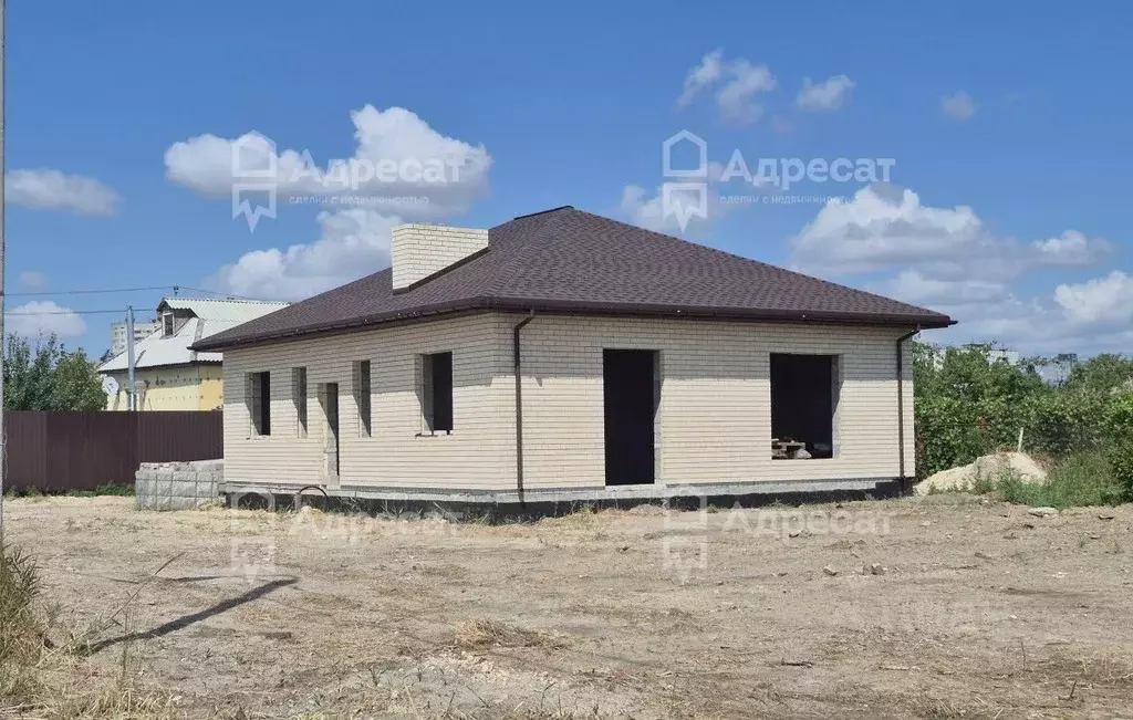 Дом в Волгоградская область, Волгоград ул. Ромена Роллана (100 м) - Фото 1