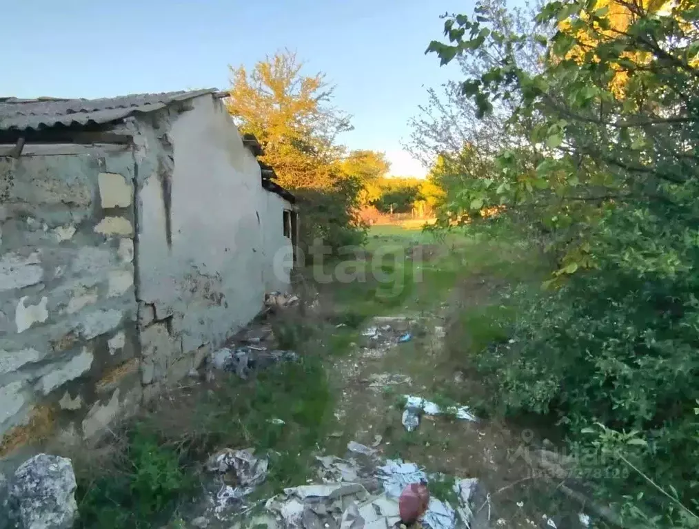 Дом в Крым, Советский район, Ильичевское с/пос, с. Надежда ул. ... - Фото 1