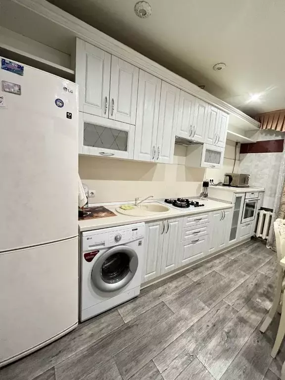 2-к кв. Астраханская область, Астрахань пл. Ленина, 8 (65.0 м) - Фото 2