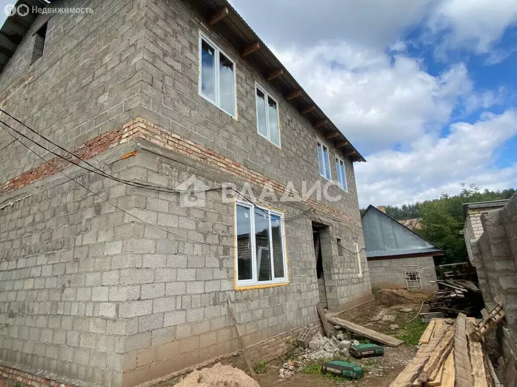Дом в Белебей, Красноармейская улица, 103 (180 м) - Фото 0