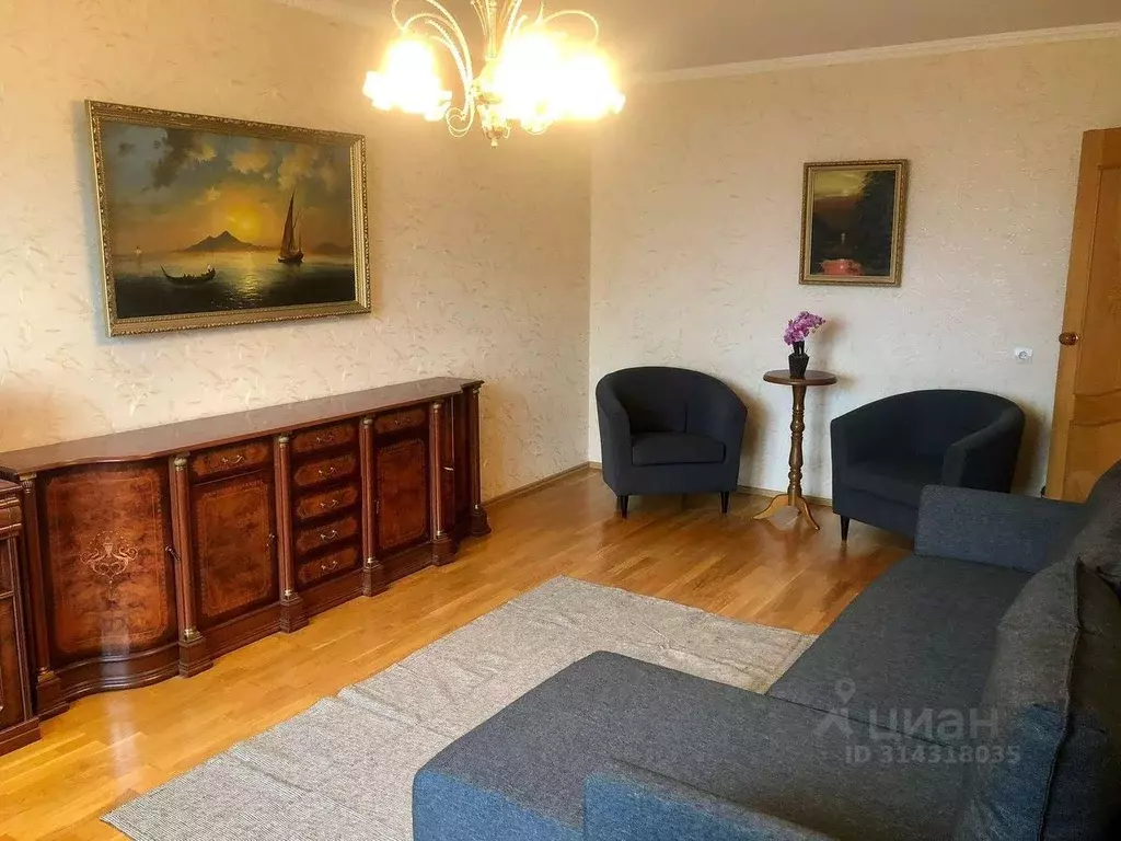 3-к кв. Тюменская область, Тюмень ул. Пржевальского, 35к2 (89.0 м) - Фото 0