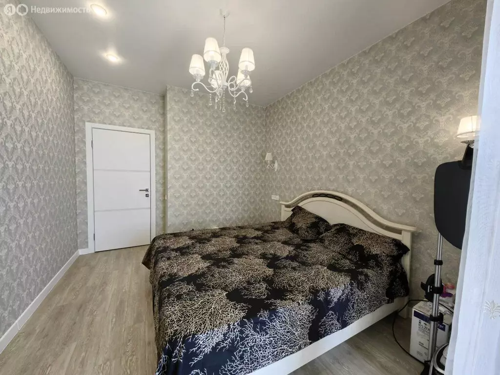 3-комнатная квартира: Омск, улица Перелёта, 28 (81 м) - Фото 0