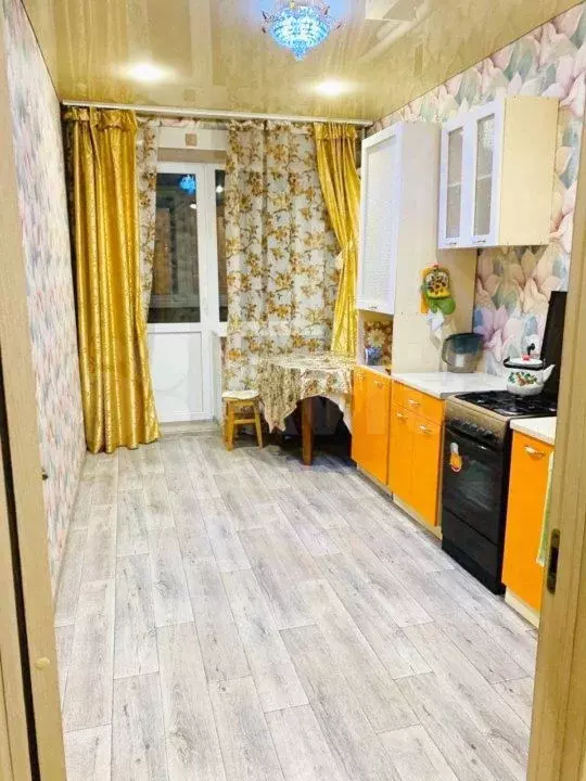 1-к. квартира, 50 м, 1/3 эт. - Фото 1