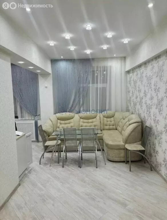 3-комнатная квартира: Кирово-Чепецк, проспект Кирова, 6 (73.9 м) - Фото 1