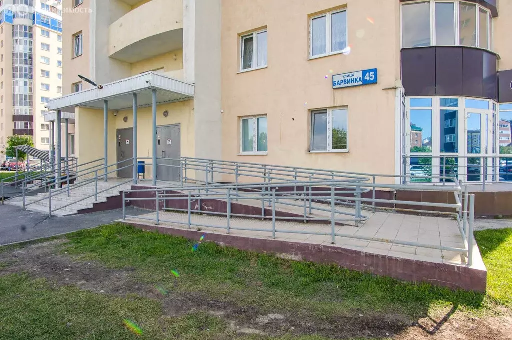 1-комнатная квартира: Екатеринбург, улица Барвинка, 45 (45.9 м) - Фото 1