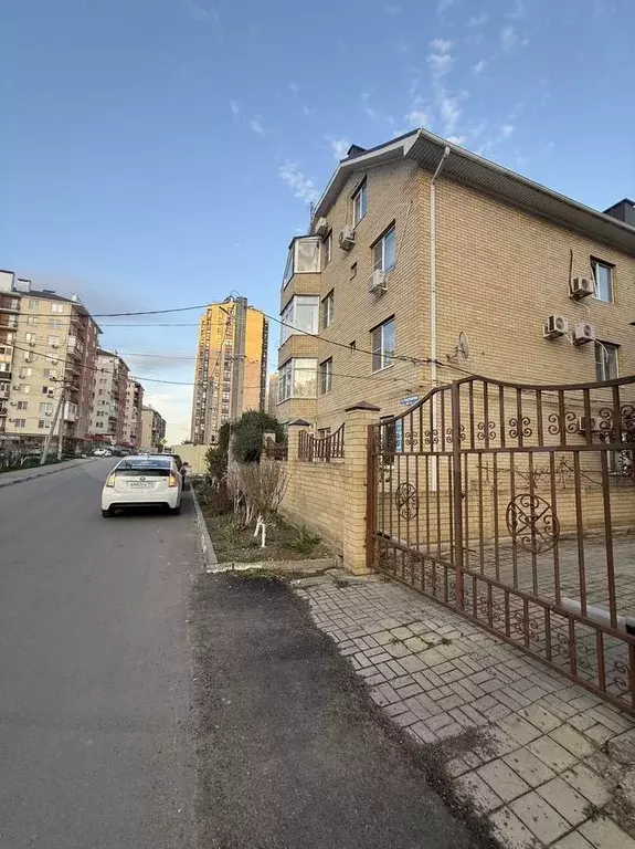 2-к. квартира, 60 м, 4/4 эт. - Фото 1