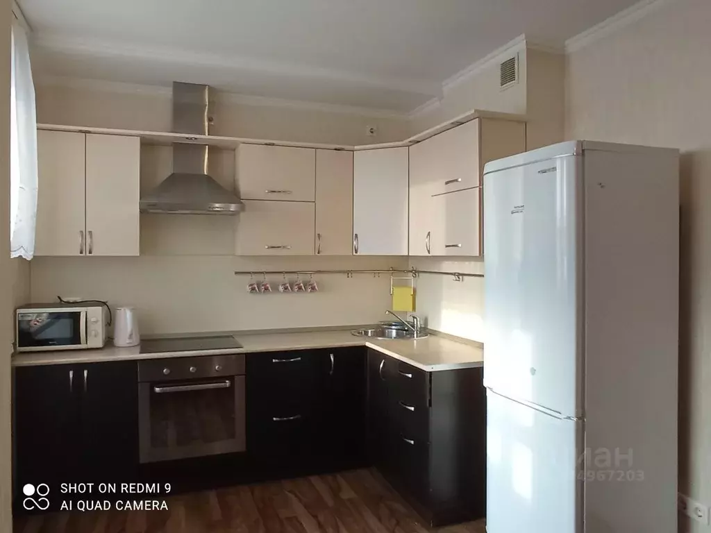 1-к кв. Омская область, Омск просп. Комарова, 9/1 (44.0 м) - Фото 2