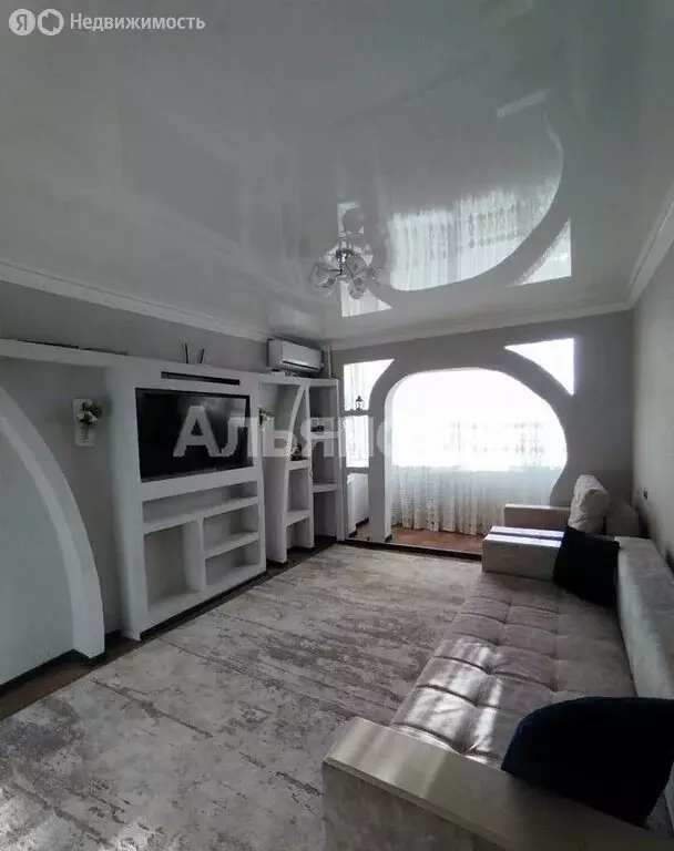 4-комнатная квартира: Волгодонск, проспект Мира, 24 (74.8 м) - Фото 1