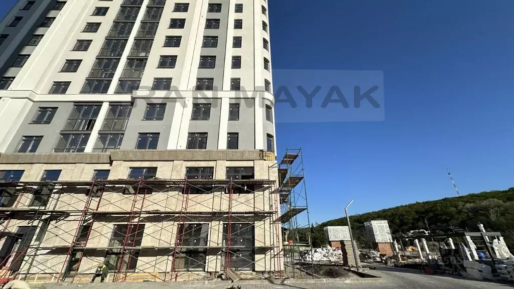 2-к кв. Адыгея, Майкоп ул. Гагарина, 1 (72.2 м) - Фото 1