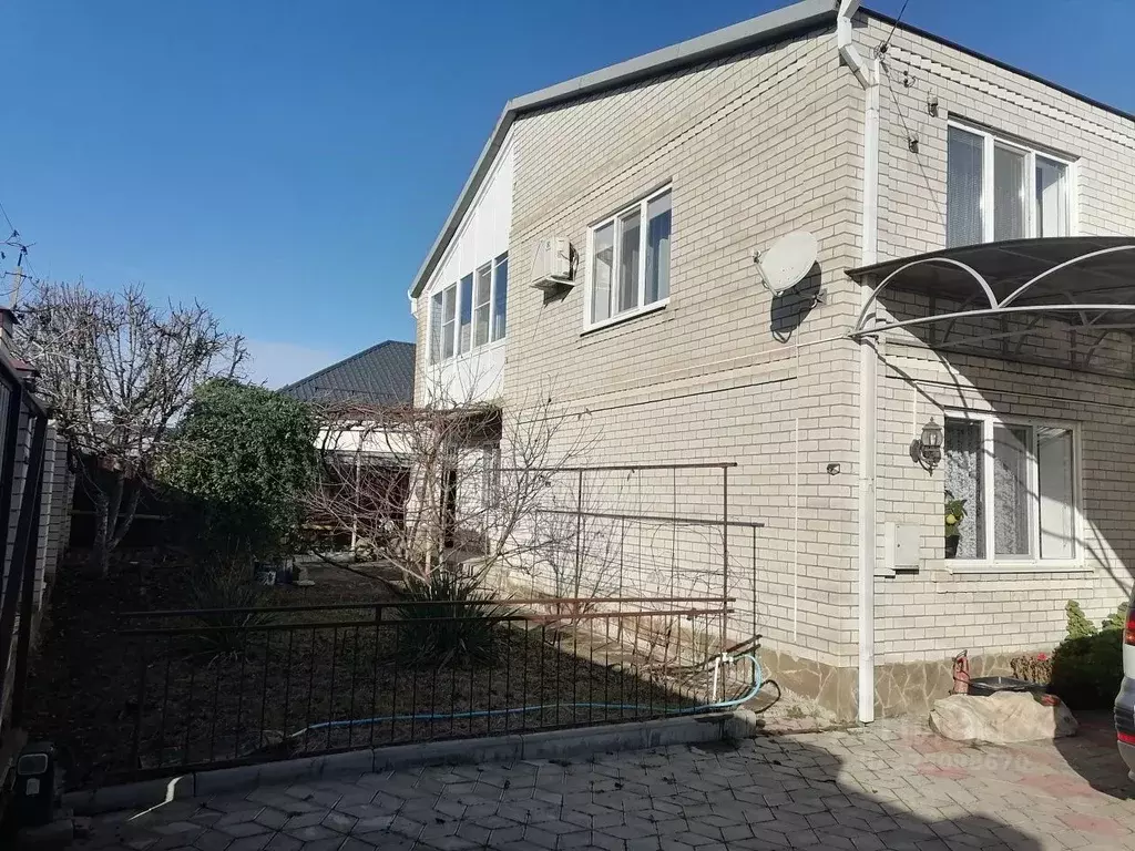 Дом в Краснодарский край, Абинск Абрикосовая ул. (207 м) - Фото 1