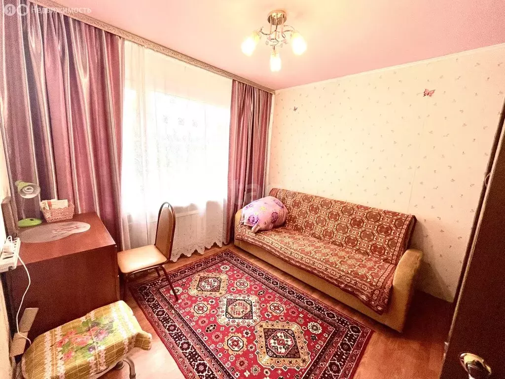 3-комнатная квартира: Петропавловск-Камчатский, улица Карбышева, 16 ... - Фото 1
