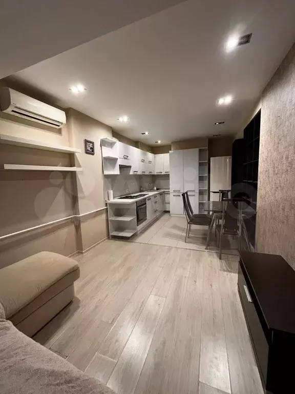 2-к. квартира, 58 м, 8/10 эт. - Фото 1