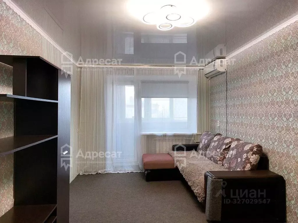 2-к кв. Волгоградская область, Волгоград ул. Маршала Еременко, 156 ... - Фото 0