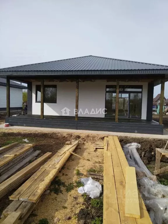 Дом в Башкортостан, Ишимбайский район, Ишеевский сельсовет, д. ... - Фото 2