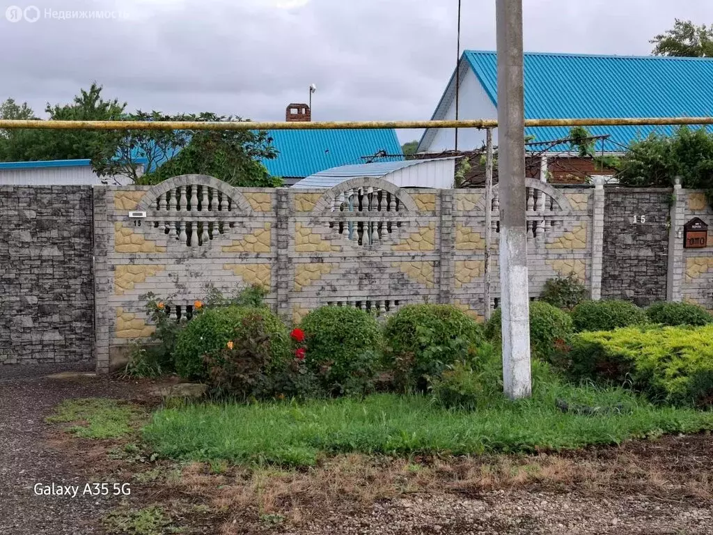 Дом в село Братковское, Центральная улица, 15 (79 м) - Фото 1