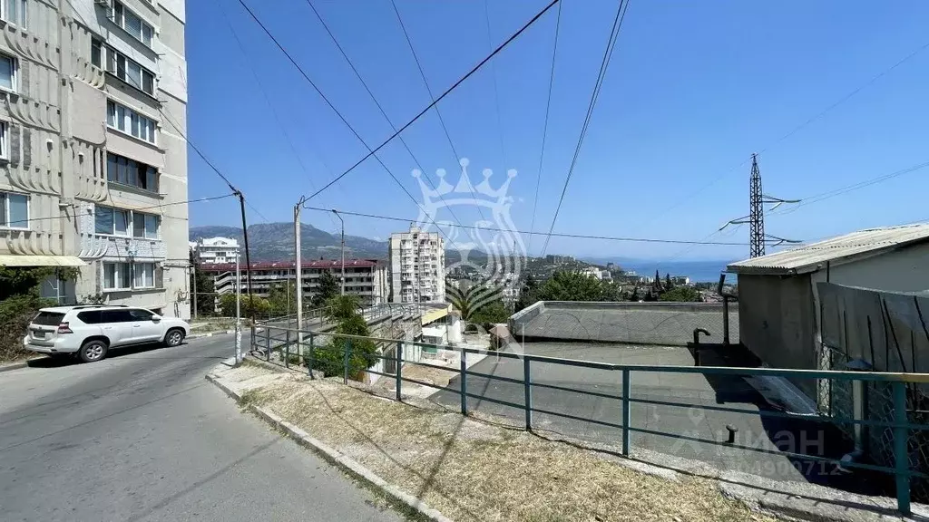 Гараж в Крым, Алушта ул. Октябрьская, 71К (20 м) - Фото 0