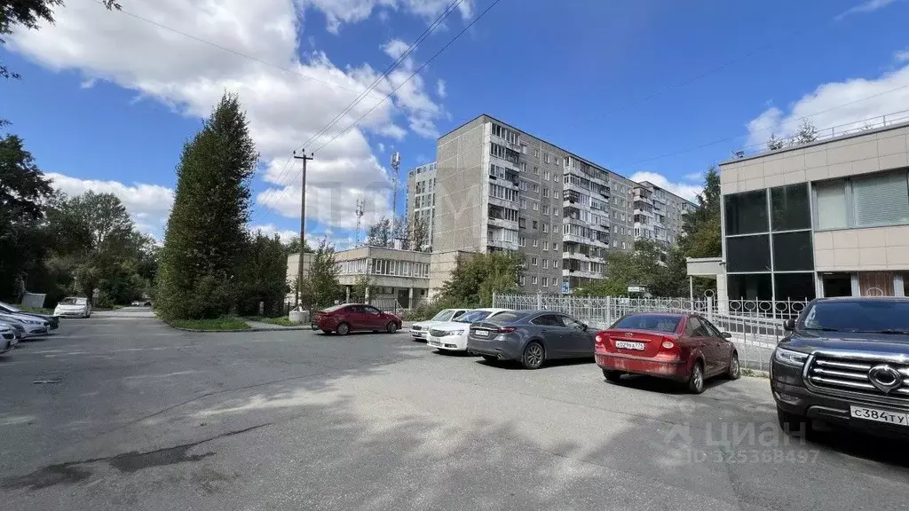 3-к кв. Свердловская область, Екатеринбург ул. Советская, 7к4 (56.7 м) - Фото 2