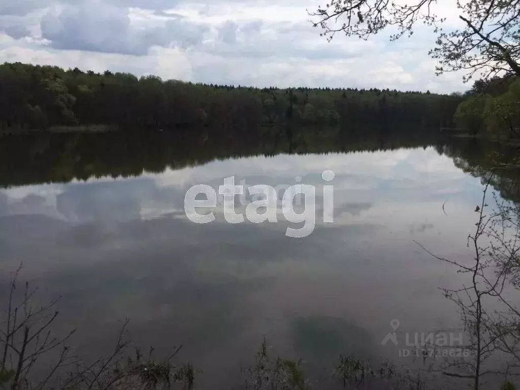 Участок в Калужская область, Калуга городской округ, д. Верхняя Вырка ... - Фото 1