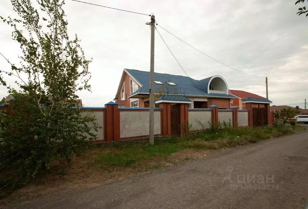 Дом в Ростовская область, Мясниковский район, с. Чалтырь Центральная ... - Фото 1