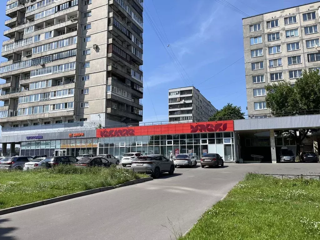 Торговая площадь в Санкт-Петербург Народная ул., 1 (766 м) - Фото 2