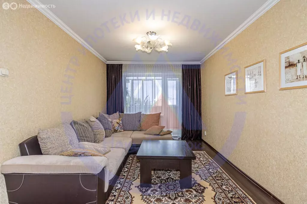4-комнатная квартира: Курган, улица Василия Блюхера, 66 (76 м) - Фото 1