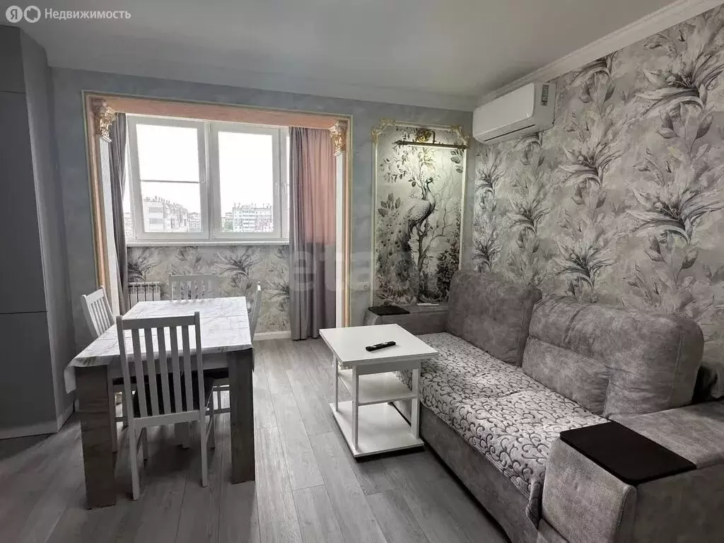 2-комнатная квартира: Чебаркуль, улица Крылова, 85 (62.8 м) - Фото 1