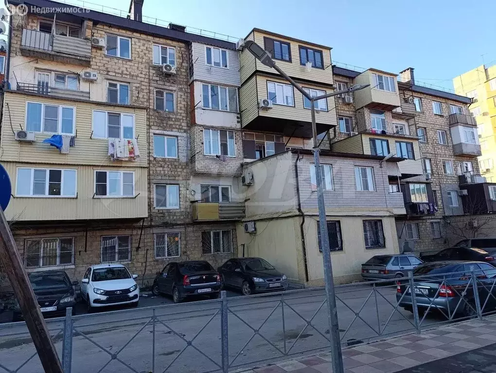 1-комнатная квартира: Махачкала, улица Нигматулы Магомедова, 81к2 (33 ... - Фото 0